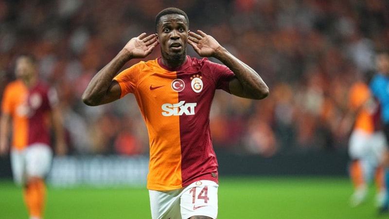 Wilfried Zaha, Galatasaray formasıyla 4. golünü attı