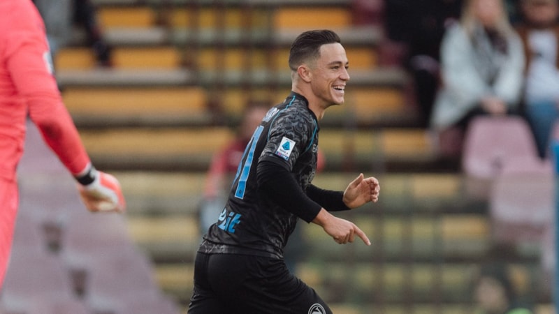 Napoli, Salernitana'yı iki golle geçti