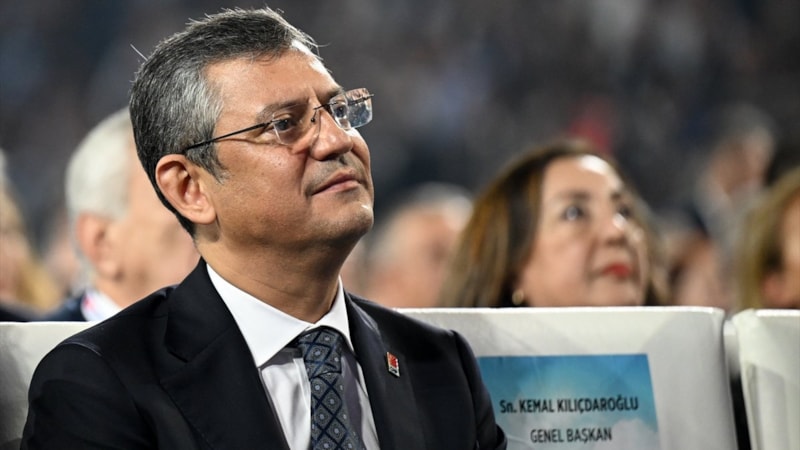 CHP'de Özgür Özel dönemi başladı