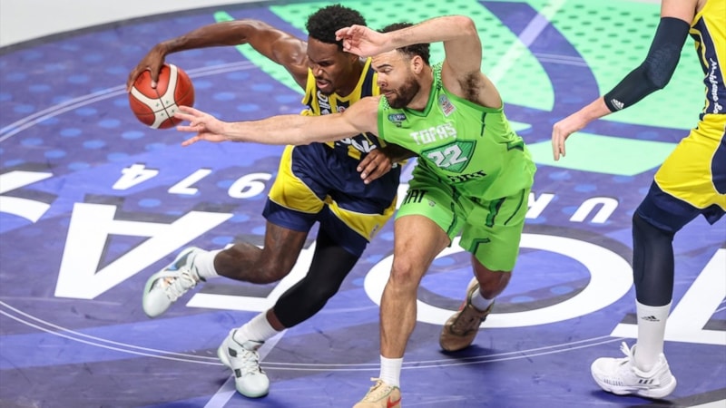 Fenerbahçe, TOFAŞ'ı mağlup etti