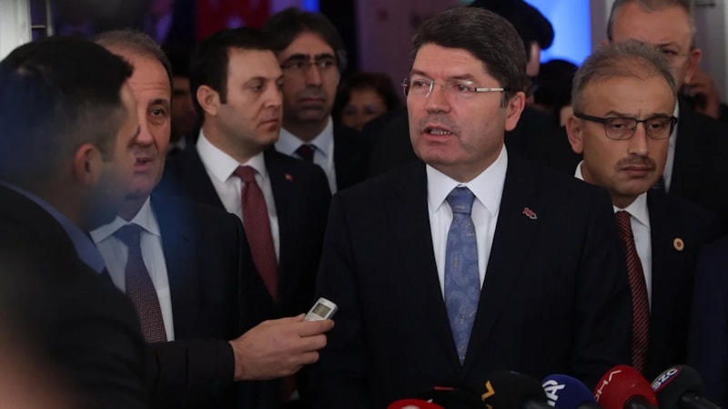 Yılmaz Tunç'tan dezenformasyon yasası açıklaması: Takdir Anayasa Mahkemesi'nin