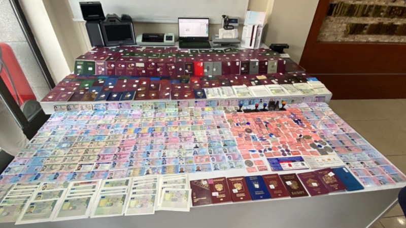 İstanbul'da sahte belgeyle göçmen kaçakçılığına operasyon düzenlendi