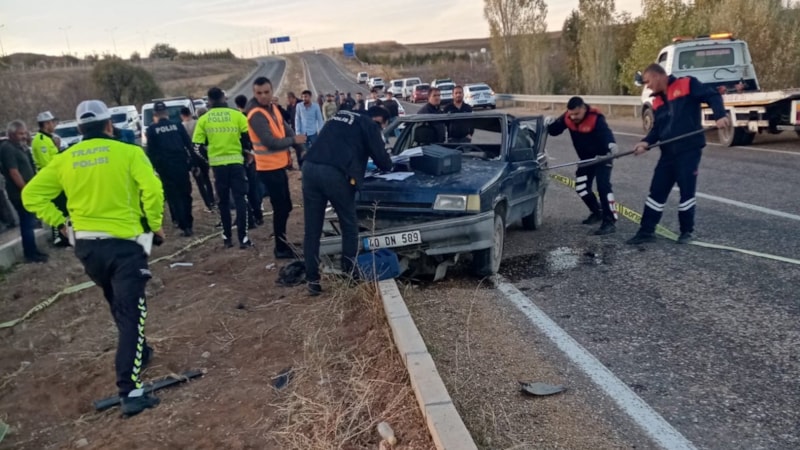 Kırşehir otomobil refüje çarptı: 1 ölü