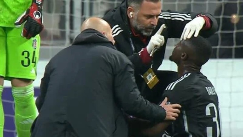 Beşiktaş'ta bir sakatlık daha! Eric Bailly oyuna devam edemedi