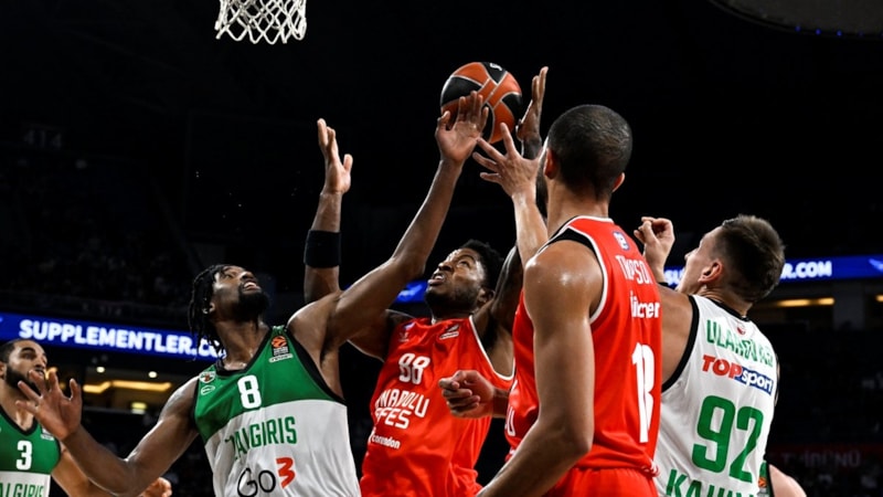 Anadolu Efes uzatmada Zalgiris Kaunas'ı devirdi