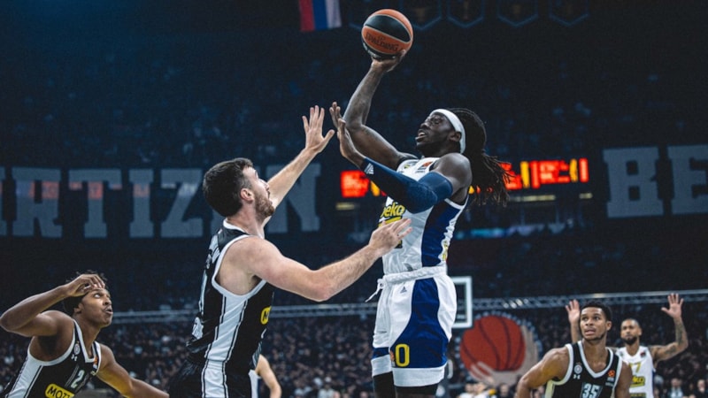 15 sayılık farkı koruyamayan Fenerbahçe, Partizan'a kaybetti