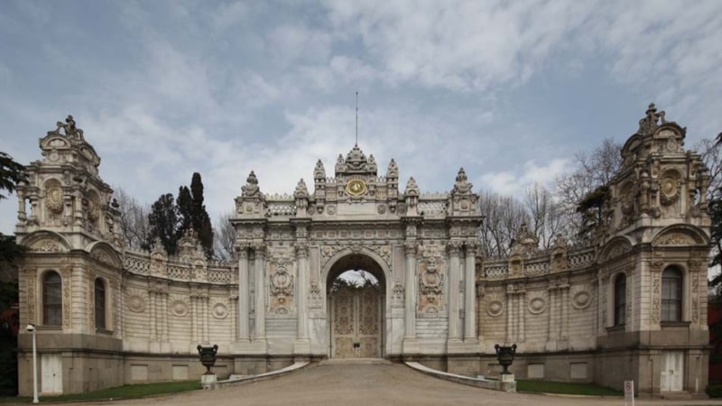10 Kasım'da Dolmabahçe açık mı, ücretli mi? Dolmabahçe Sarayı giriş saatleri