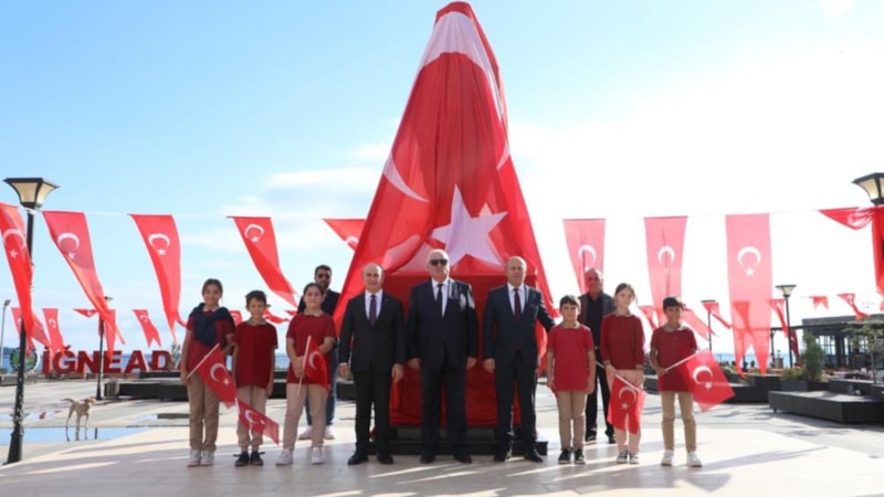 CHP'li Büyükçekmece Belediyesi 10 Kasım'da 3 heykelin açılışını yaptı