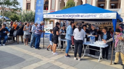 Aydın'da Atatürk için pilav dağıtıldı