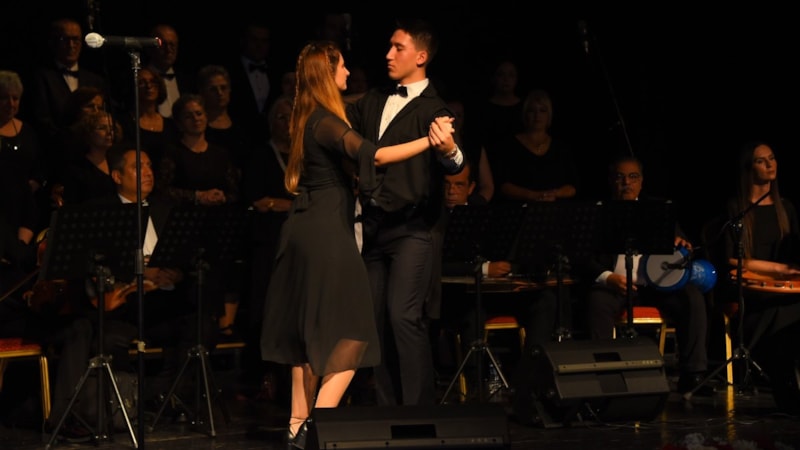 Atatürk Manisa'da en sevdiği şarkılarla anıldı