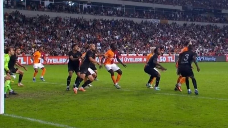 Galatasaray, Hatayspor maçının son anlarında 2 penaltı bekledi!