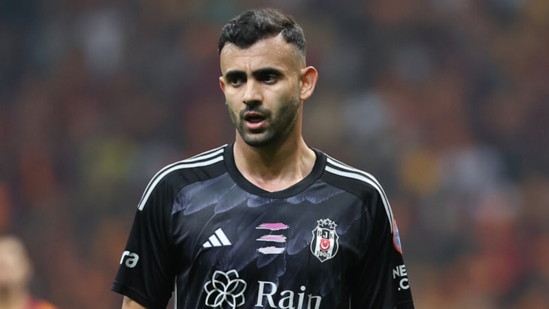 Beşiktaş'ta sakatlık! Rachid Ghezzal ikinci yarıya çıkmadı