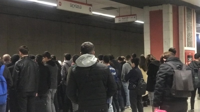 İstanbul'da metro arızalandı! Yolcular araç içinde mahsur kaldı