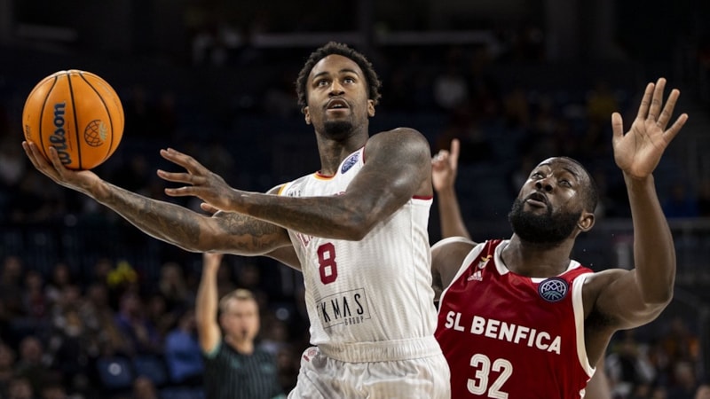 Galatasaray, Benfica'yı 20 sayı farkla mağlup etti