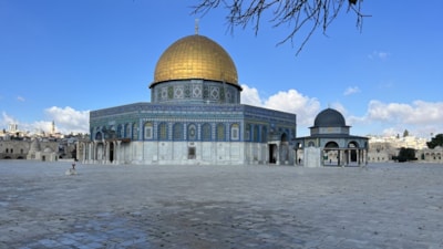 İsrail'in saldırıları altında Mescid-i Aksa'da 6. cuma namazı! Sokaklar boş kaldı