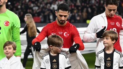 A Milli Takım'da sakatlık! Emre Akbaba oyuna devam edemedi