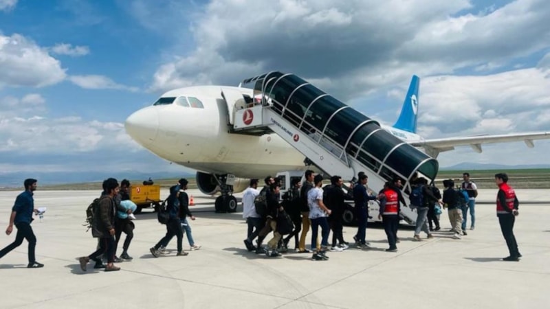 Ağrı'da 826 Afgan göçmen ülkelerine gönderildi