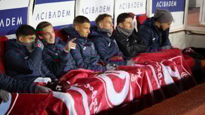 Sivasspor - Trabzonspor maçında dondurucu soğuk etkisini gösterdi