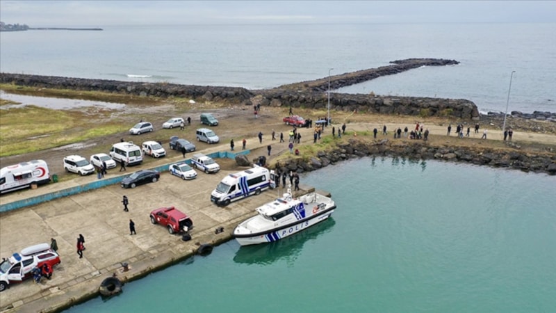 Trabzon'da dalgalara kapılan 2 liseli gençten birinin cesedi bulundu