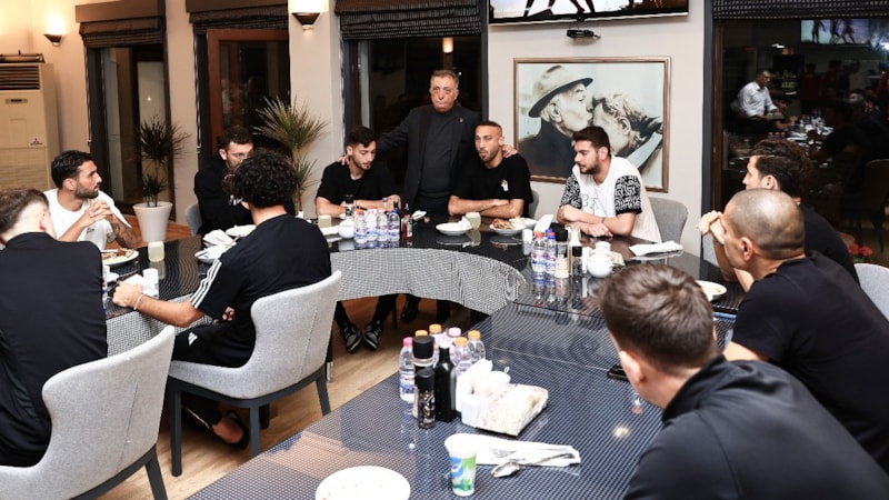 Başkan Ahmet Nur Çebi, takımla vedalaştı