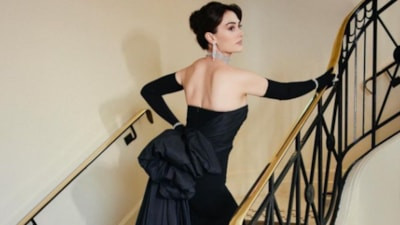 Esra Bilgiç'ten aşk açıklaması! "Hayallerimi süslüyor"