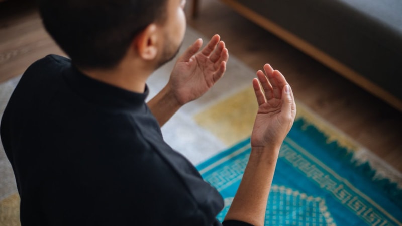 Duvarlara üfleyenin evi yıkılmaz! Depremden korkan 3 defa okusun...