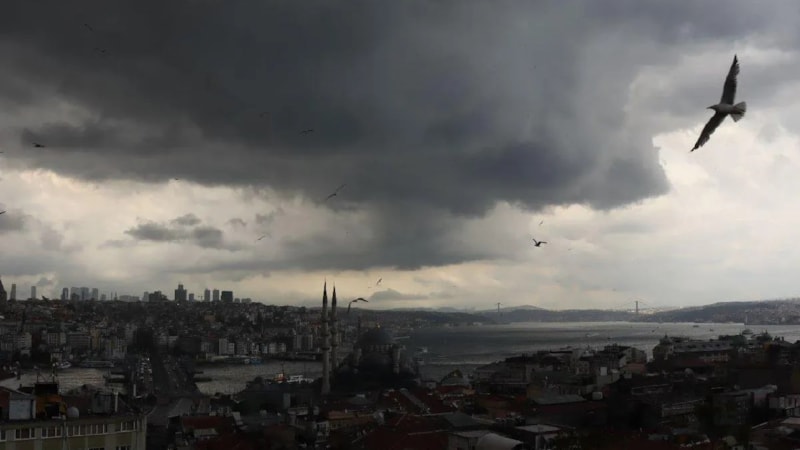 Bu gece İstanbul'da uyuyan sabaha heveslenmesin! Gün yüzü görülmeyecek...