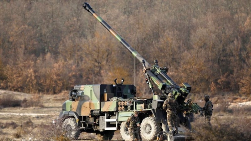 Fransa'da senatörler, Caesar obüslerinin Ermenistan'a tedarikini istiyor