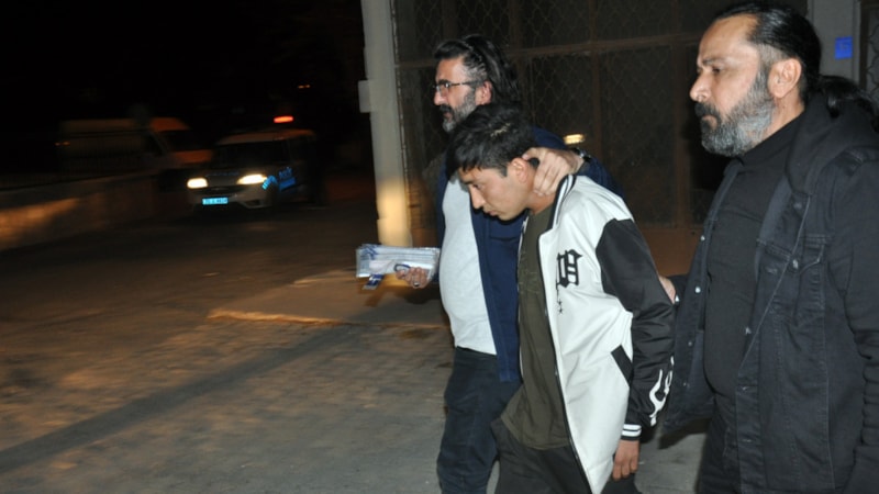 Karaman'da kumar oynarken yakalanan Afganlar sınır dışı edildi