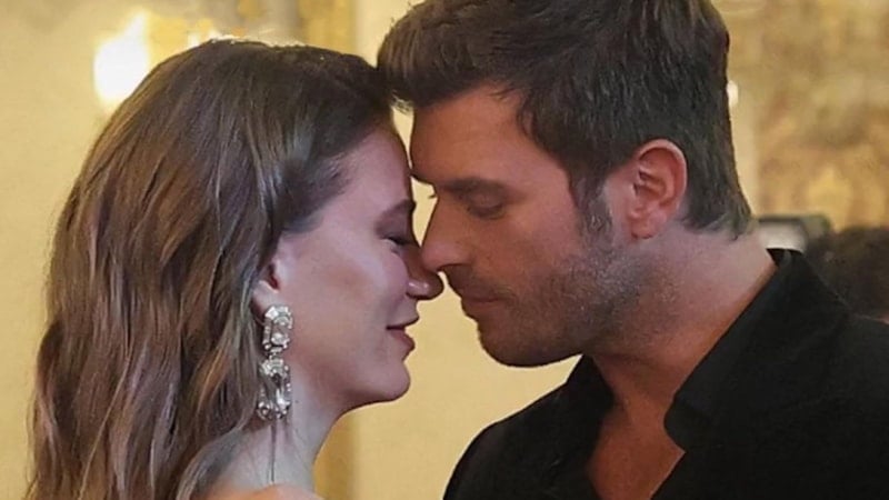 Serenay Sarıkaya, rol arkadaşı Kıvanç Tatlıtuğ hakkında konuştu