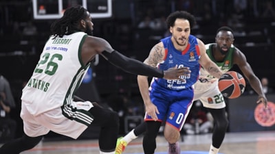 Anadolu Efes, Panathinaikos'u mağlup etti