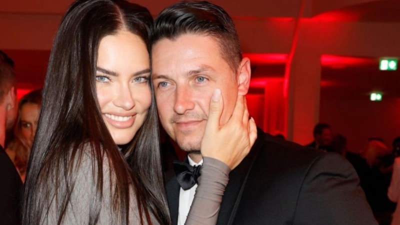 Adriana Lima, doğal tarzıyla dikkat çekti