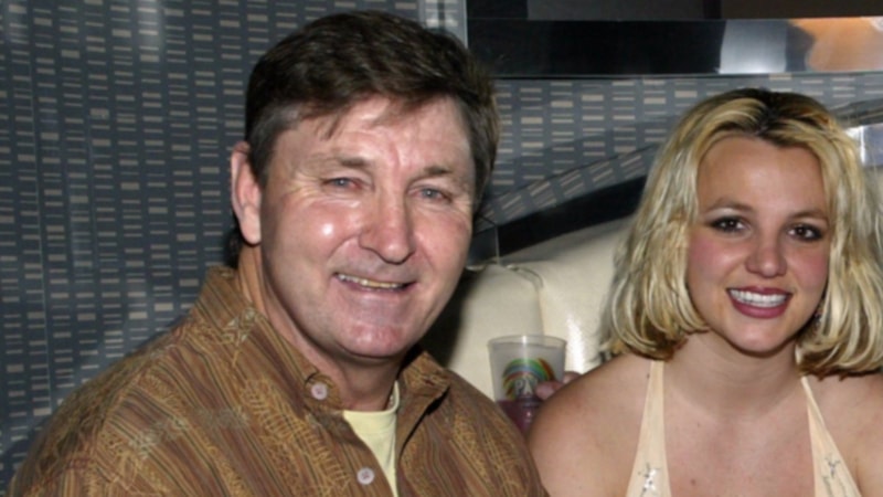 Dünyaca ünlü şarkıcı Britney Spears'ın babasının bacağı enfeksiyon nedeniyle kesildi