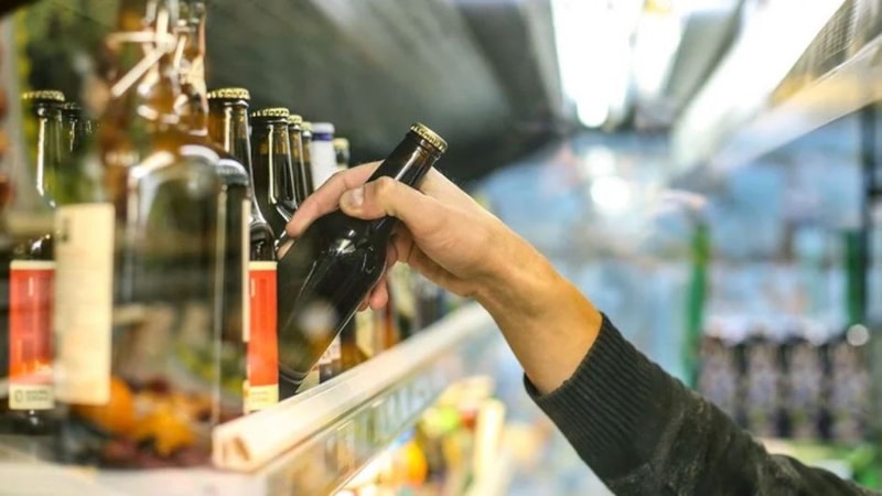 Yeni vergi düzenlemesi geliyor! Alkol ve şekerli içecekler için çağrı yapıldı…