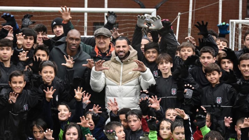 Ricardo Quaresma ile Atiba Hutchinson altyapı oyuncularıyla buluştu!