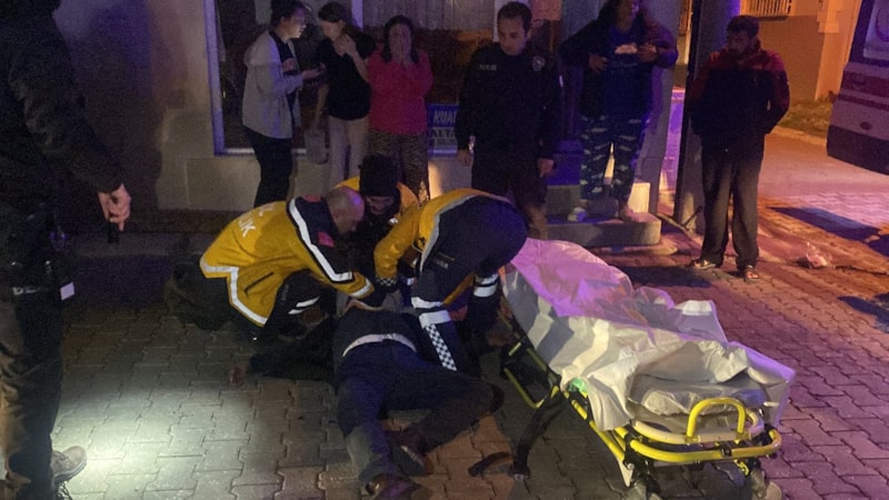 Uşak'ta bıçaklı kavga: 1’i ağır 2 yaralı