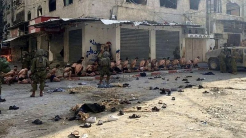 Netanyahu'nun danışmanı, Filistinlilerin yarı çıplak gözaltına alınmasını savundu