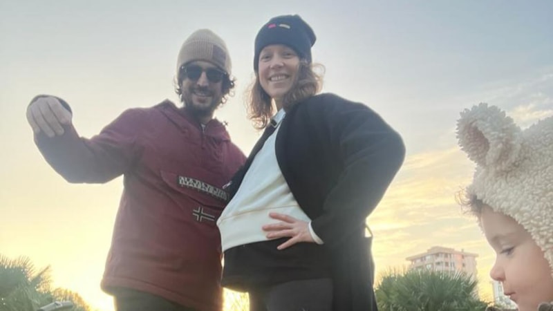 Ünlü oyuncu çift Taner Ölmez ve Ece Çeşmioğlu, ikinci bebeğe gün sayıyor