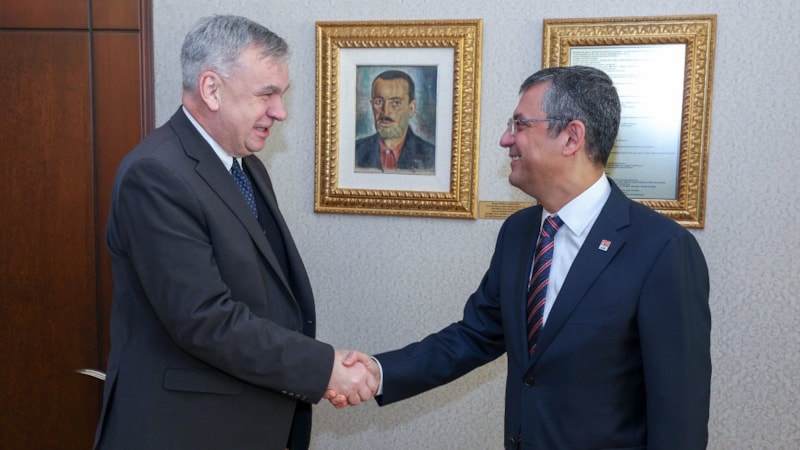 Alman Büyükelçi Schulz'dan CHP'ye ziyaret: Özgür Özel'le görüştü