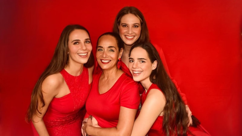 Tescilli güzel Neşe Erberk’in üçüzlerinden Selin Gurdikyan doktor oldu