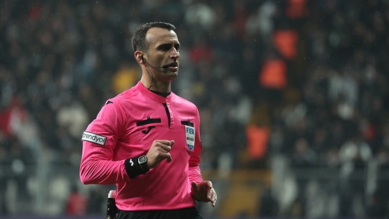 Atilla Karaoğlan'ın kural hatası yapmasını VAR önledi