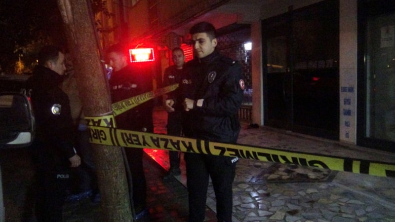 İstanbul'da aile trajedisi... Oğlunu öldürdü, baba ve annesini yaraladı