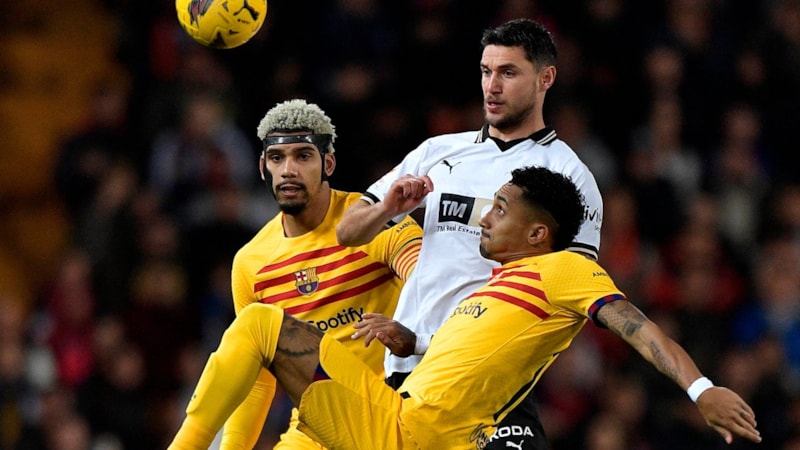 Barcelona bir darbe de Valencia'da yedi