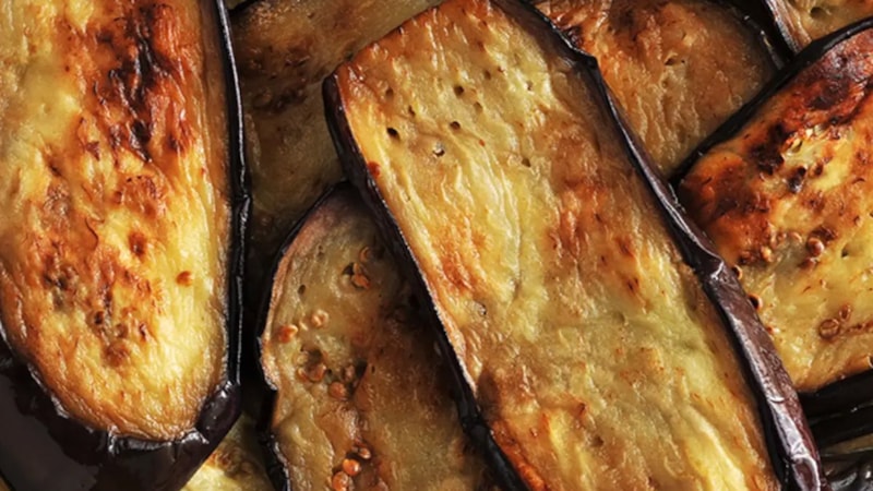 Kızartma yaparken 1 kaşık ekleyin, patlıcanlar ne kararacak ne de yağ çekecek