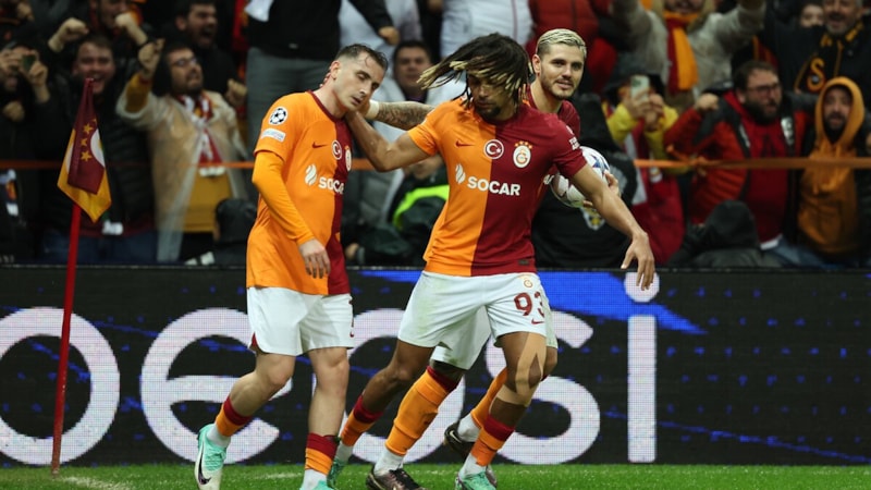 Okan Buruk'tan 2 futbolcunun transferine veto