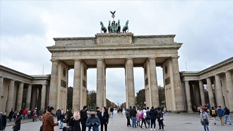 Almanların yalnızca yüzde 40'ı, fikirlerini özgürce ifade edebildiğine inanıyor