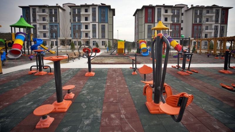 Osmaniye'de 3 bin 875 kalıcı deprem konutunun yapımı sürüyor