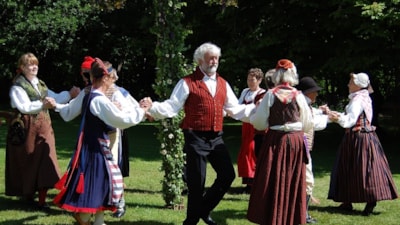 Türkiye'de yaşayan azınlıkların tarihine odaklanan okunası bir çalışma: Etnik ve Dinsel Azınlıklar