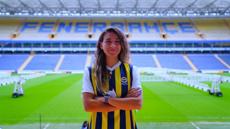 Fenerbahçe, Ece Türkoğlu'nu renklerine bağladı