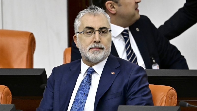 Gözler asgari ücret ve emekliye 5 bin TL ikramiyede! Vedat Işıkhan yeni detaylar paylaştı...